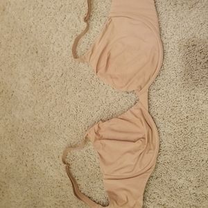 Nude plunge VS bra